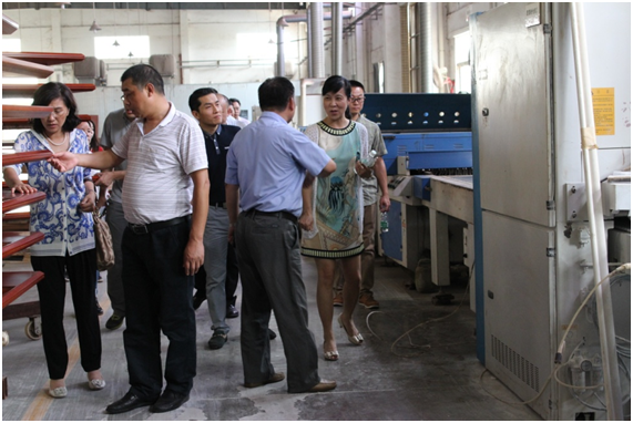 朱麗紅副總考察車間 朱麗紅副總考察車間