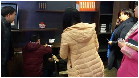 迪歐代表現場處理產品問題 迪歐代表現場處理產品問題