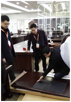 潘總現場檢查產品 潘總現場檢查產品