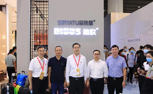 廣東省家具協會王克會長、張承志秘書長蒞臨迪歐展館 廣東省家具協會王克會長、張承志秘書長蒞臨迪歐展館