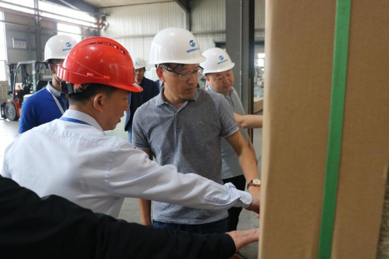 迪歐家具集團有限公司董事長黃壽金一行