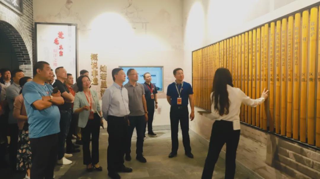 迪歐家具集團有限公司董事長黃壽金受聘東寶招商大使 迪歐家具集團有限公司董事長黃壽金受聘東寶招商大使